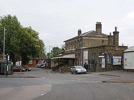 Photograph of the front of Farnham railway station