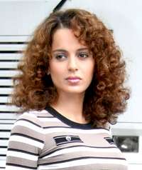 Kangana looks away the camera