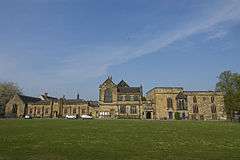 A picture of Palace Green outside Durham Cathedral showing the location of Durham School from 1661 to 1844