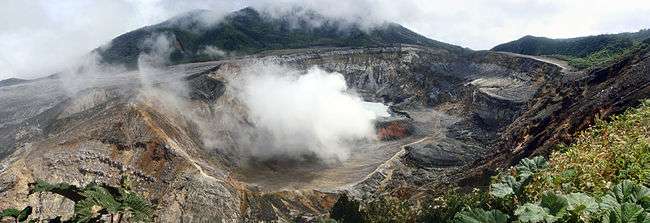 Fumarole activity at the Poás crater