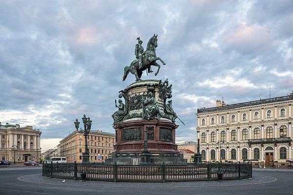 RUS-2016-SPB-Monument to Nicholas I of Russia.jpg