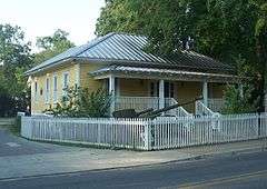 Woman's Working Band House